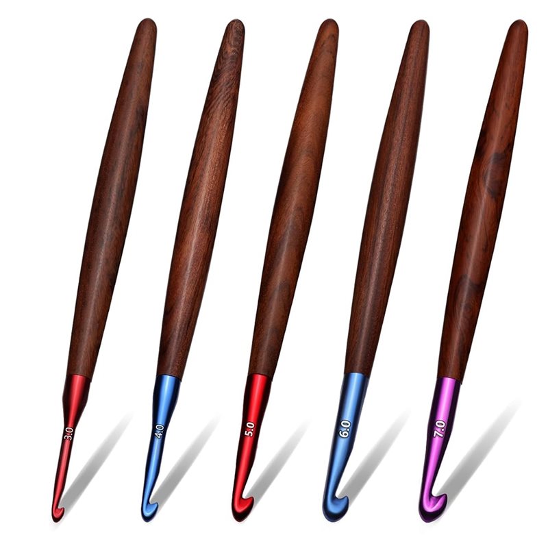 Wooden Crochet Hooks Ergonomic Handle - A59Z-関節炎の手に最適な人間工学に基づいた木製ハンドルのかぎ針編みフック-5本セット-3.0mmから7.0mmが含まれています