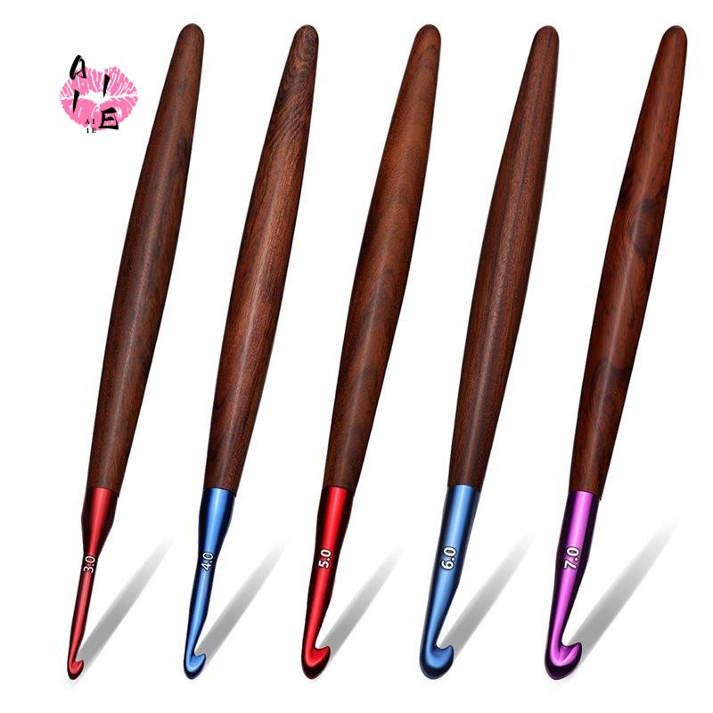 A11E-かぎ針編みフックセット、関節炎の手用の人間工学に基 - Wooden Crochet Hooks Ergonomic Handle のレビューと価格