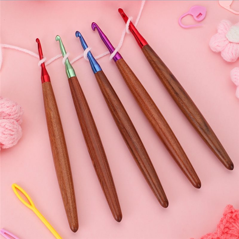 A11E-かぎ針編みフックセット、関節炎の手用の人間工学に基 - Wooden Crochet Hooks Ergonomic Handle のレビューと価格