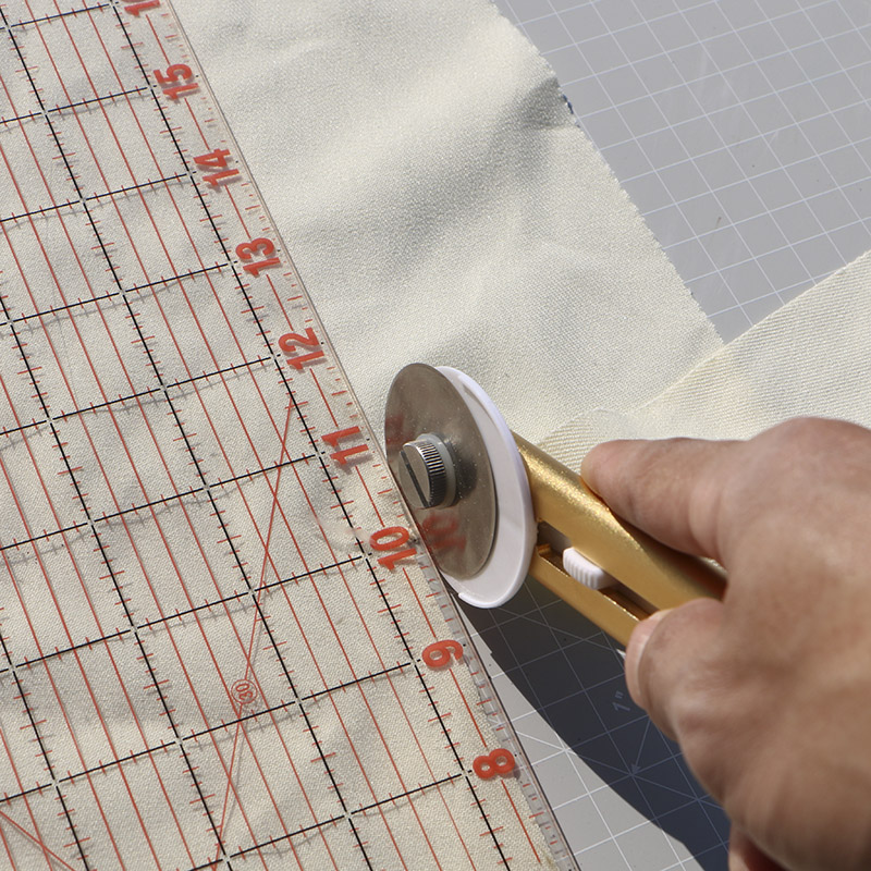 45mm布地ロータリーカッター パッチワークローラーホイール - Rotary Cutter For Fabric 45Mm のレビューと価格