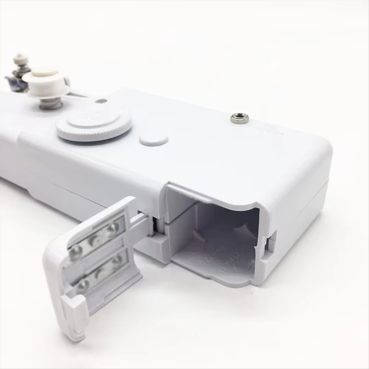 SSRミニミシン ハンドヘルドポータブル電動ミシン 手芸用  - Mini Electric Sewing Machine Handheld のレビューと価格
