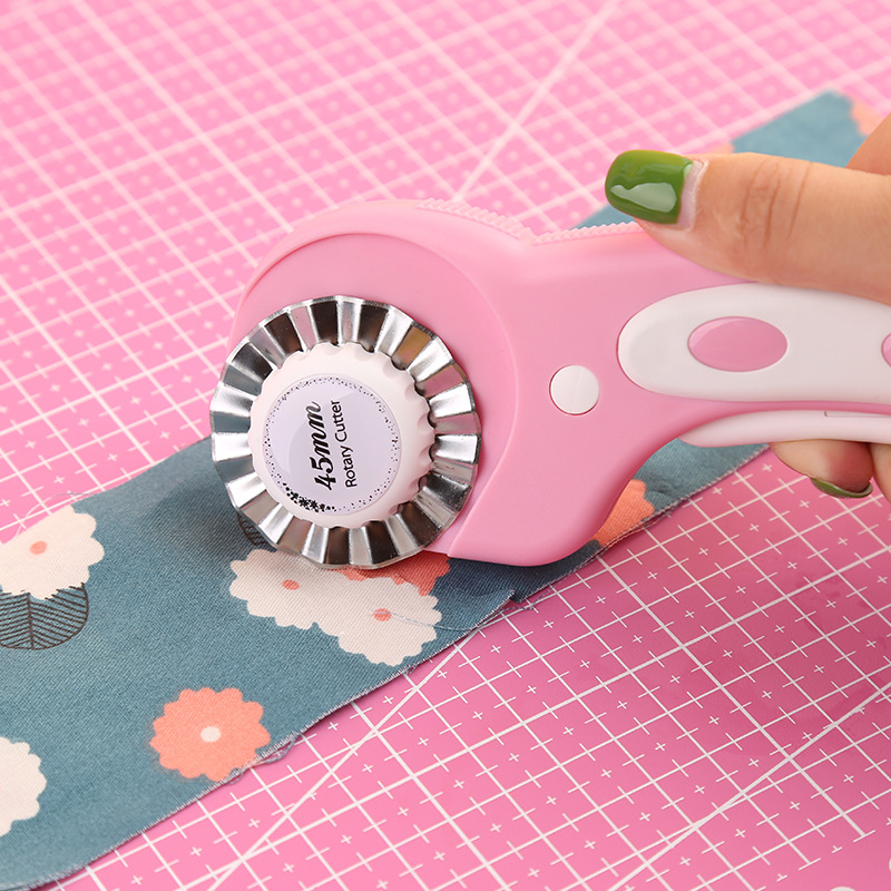 1個入り 28/45mm ロータリーカッターブレード 丸型キ - Rotary Cutter For Fabric 45Mm のレビューと価格