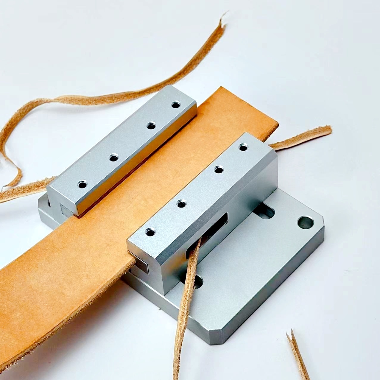 ベルトエッジトリミングマシン ベルト半円形ベベラー ベルトス - Craft Tools のレビューと価格