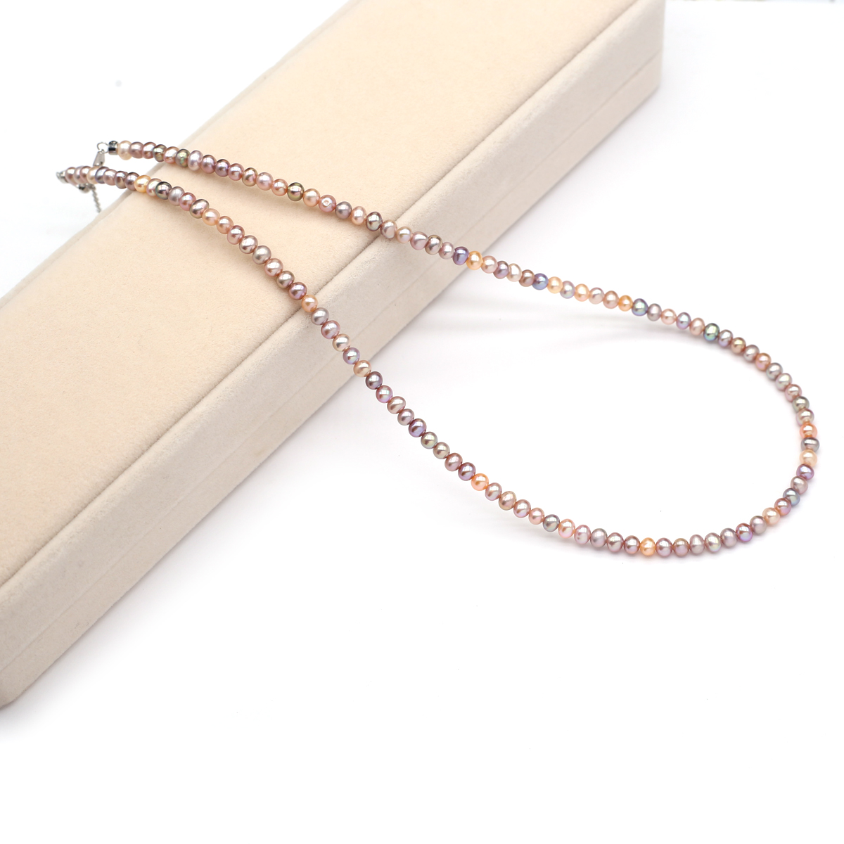 本物の天然淡水真珠のネックレス 3-4 ミリメートル色ラウン - Beading のレビューと価格